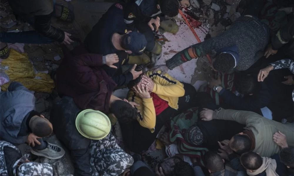 Κάιρο: Αύξηση του αριθμού των νεκρών από την κατάρρευση της πολυκατοικίας